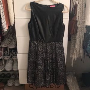 Sleeveless black midi dress // size 10